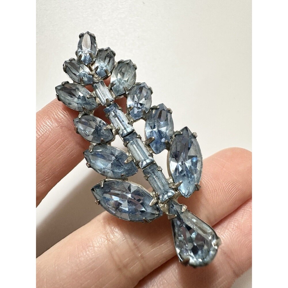 Vintage Signed Weiss Blue Rhinestone Leaf Pin Brooch